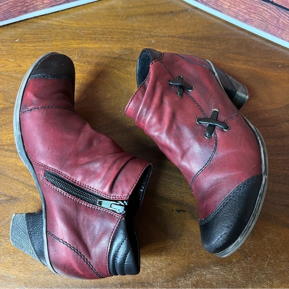 Remonte Cheyenne 87 Burgundy & Black Ankle Boots - Picture 4 of 16